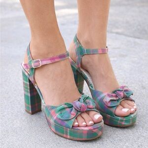 But Another Innocent Tale Plaid Bow Platform Heels Y2K Retro 7.5